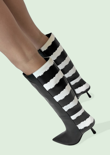 Dove Boot Black SAMPLE