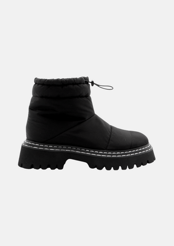 Ollie Boot Black SAMPLE