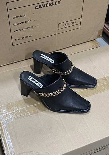 Dorothy Mule Black Chain