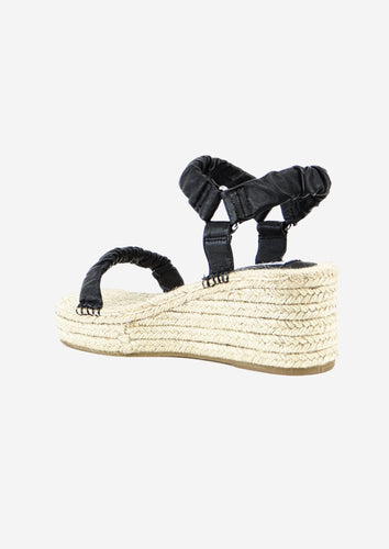 Mackenzie Wedge Black SAMPLE